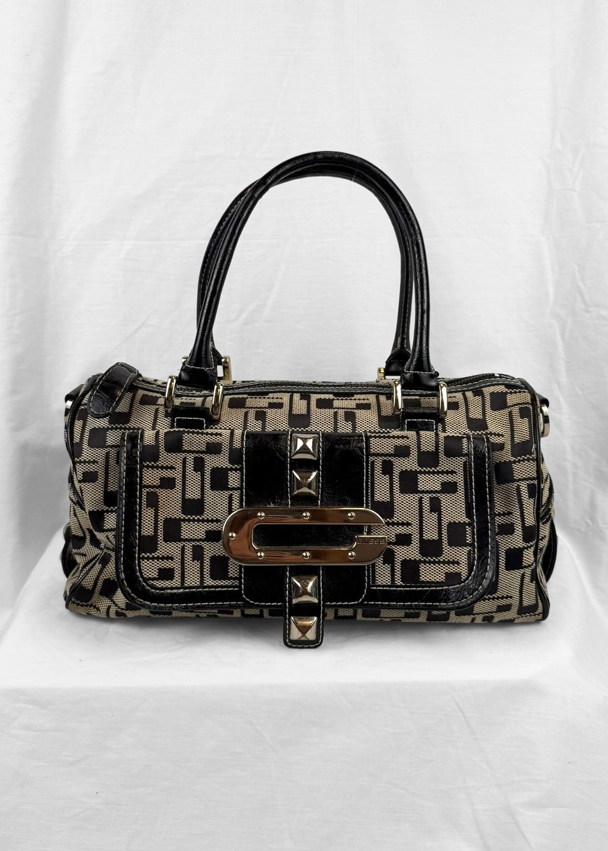 Vintage Guess 00´s Bag Studded in Black Beige Monogram