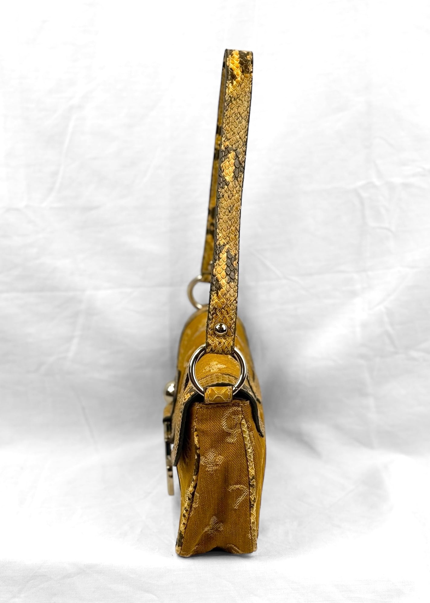 Ultra Rare Vintage Guess Bag