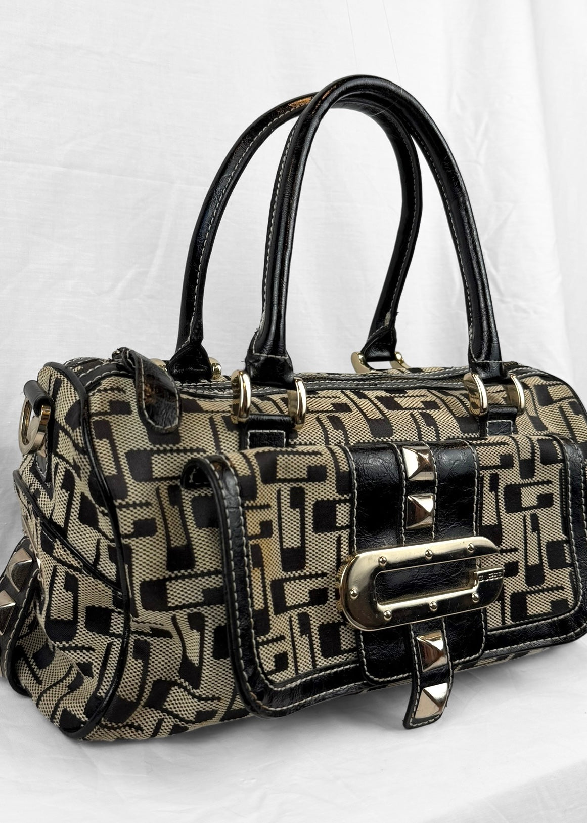 Vintage Guess 00´s Bag Studded in Black Beige Monogram