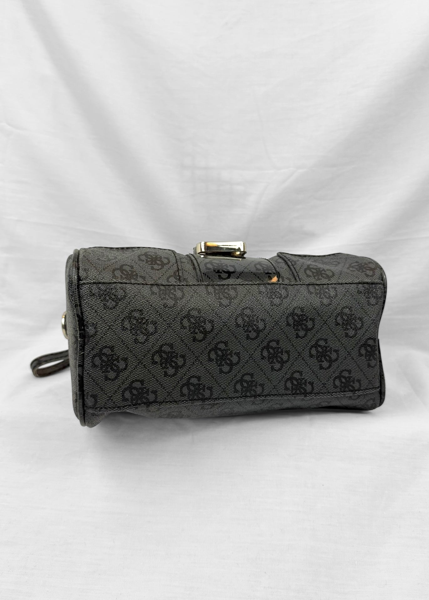Guess Bag Lock in Black Monogram