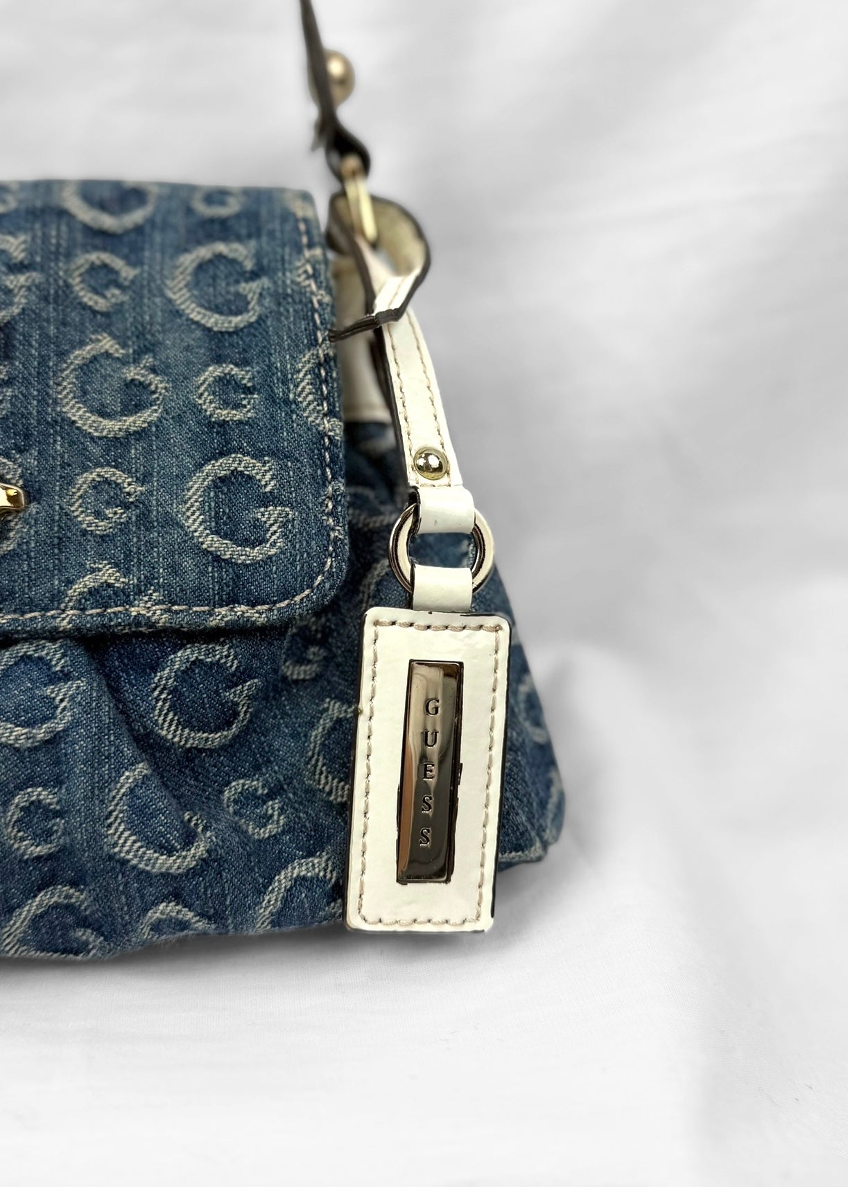Rare Vintage Guess Shoulderbag in Denim Cream