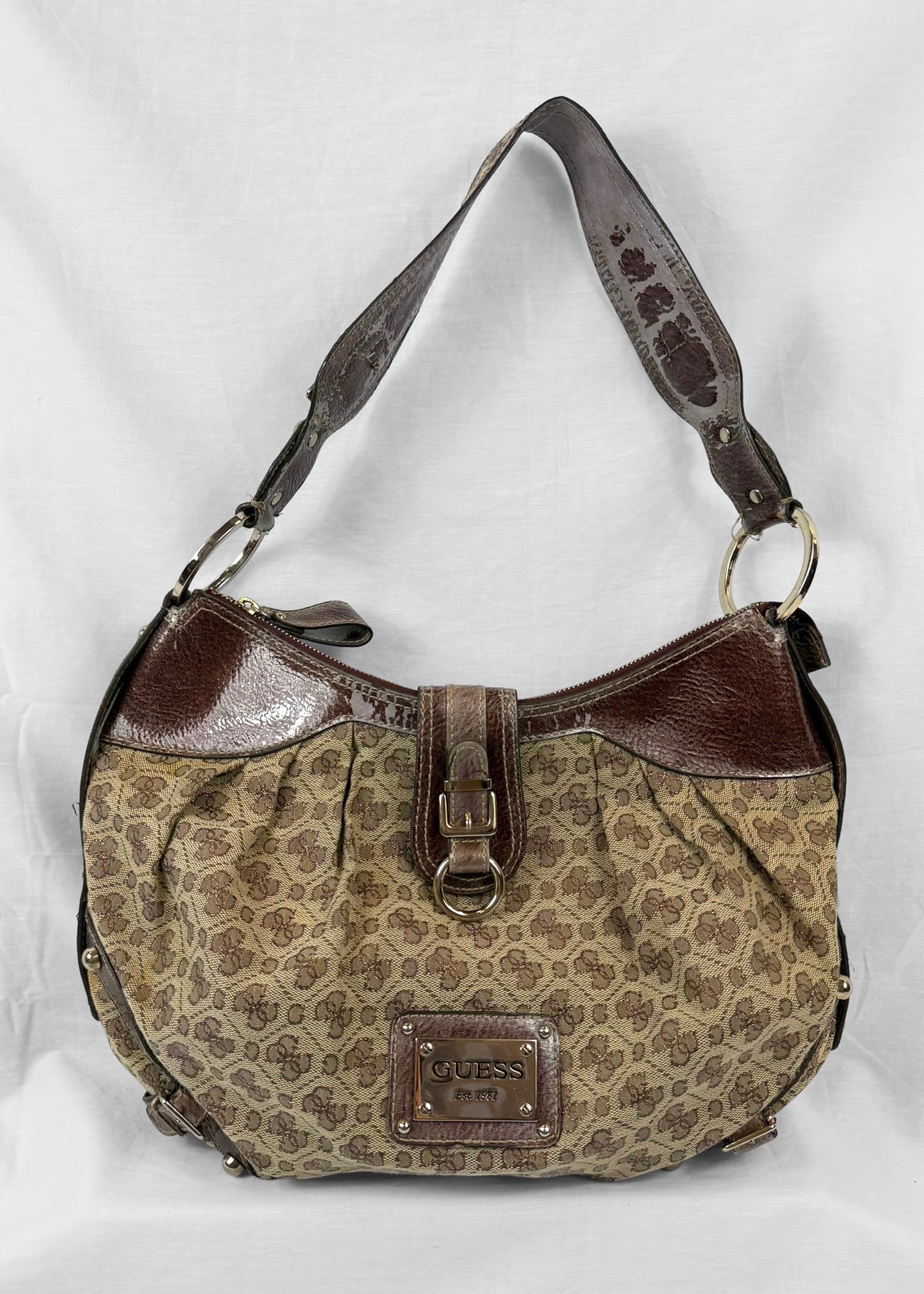 Vintage Guess Shoulderbag in Brown monogram
