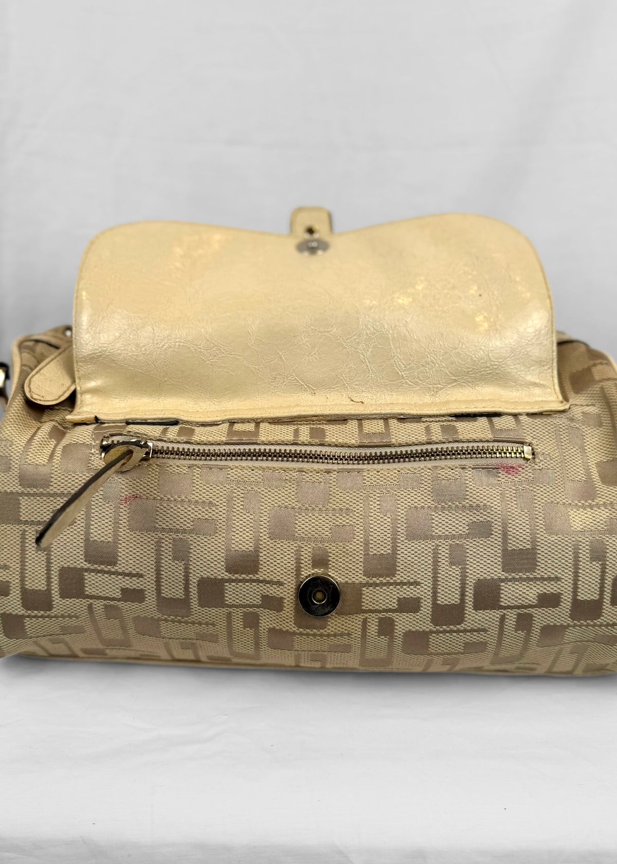 Vintage Guess 00s Bag Studded in Cream Silver Monogram