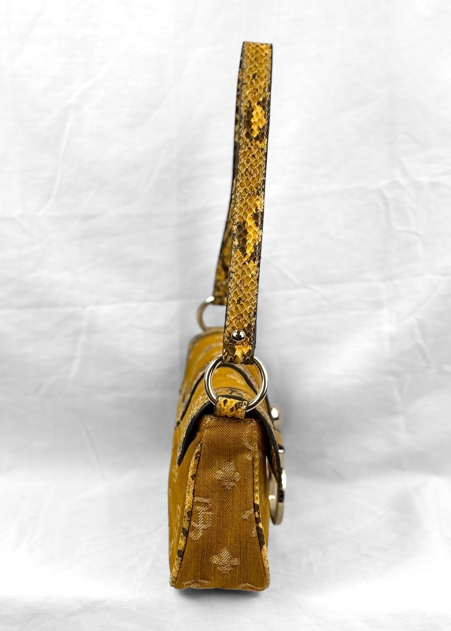 Ultra Rare Vintage Guess Bag