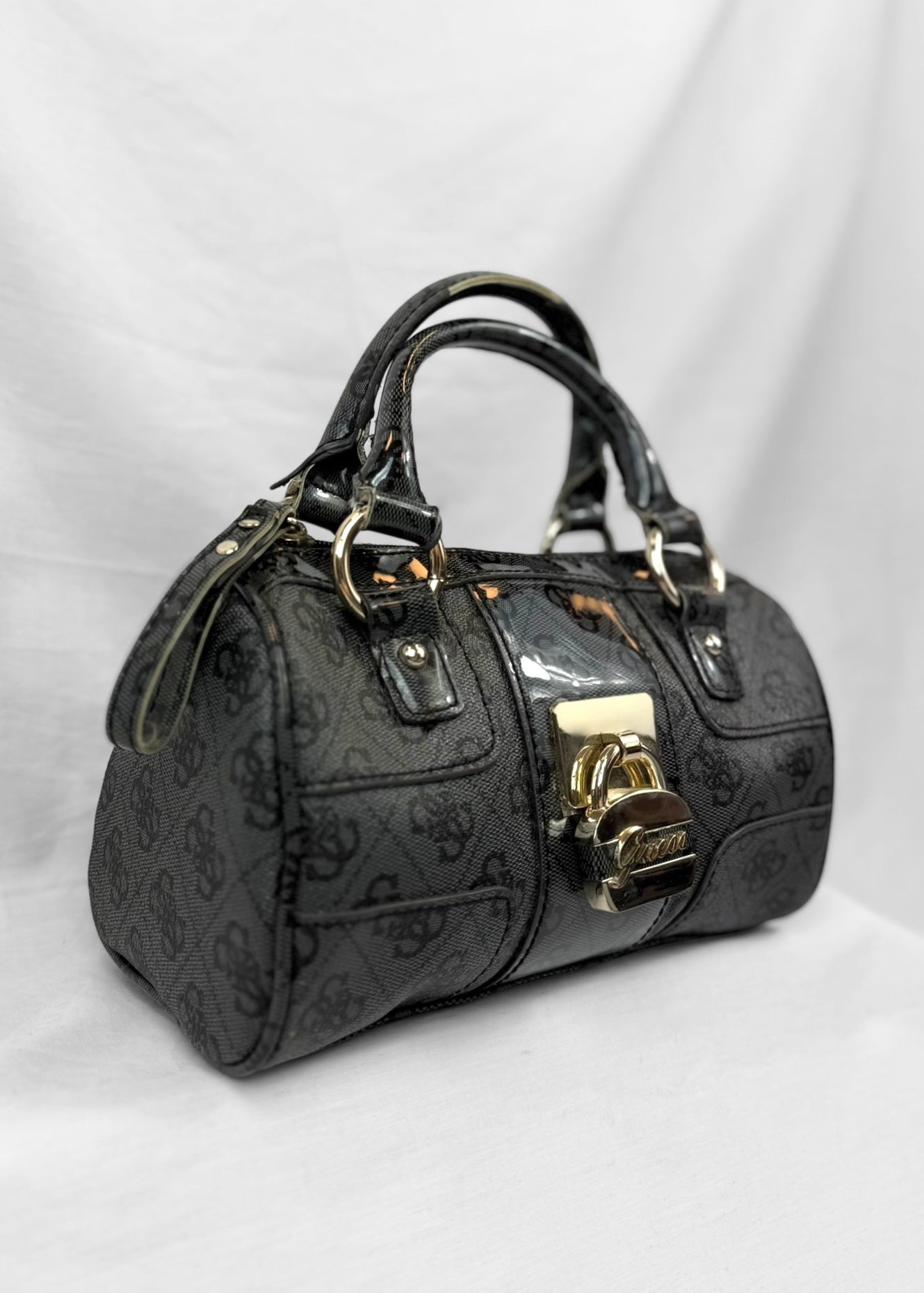 Guess Bag Lock in Black Monogram