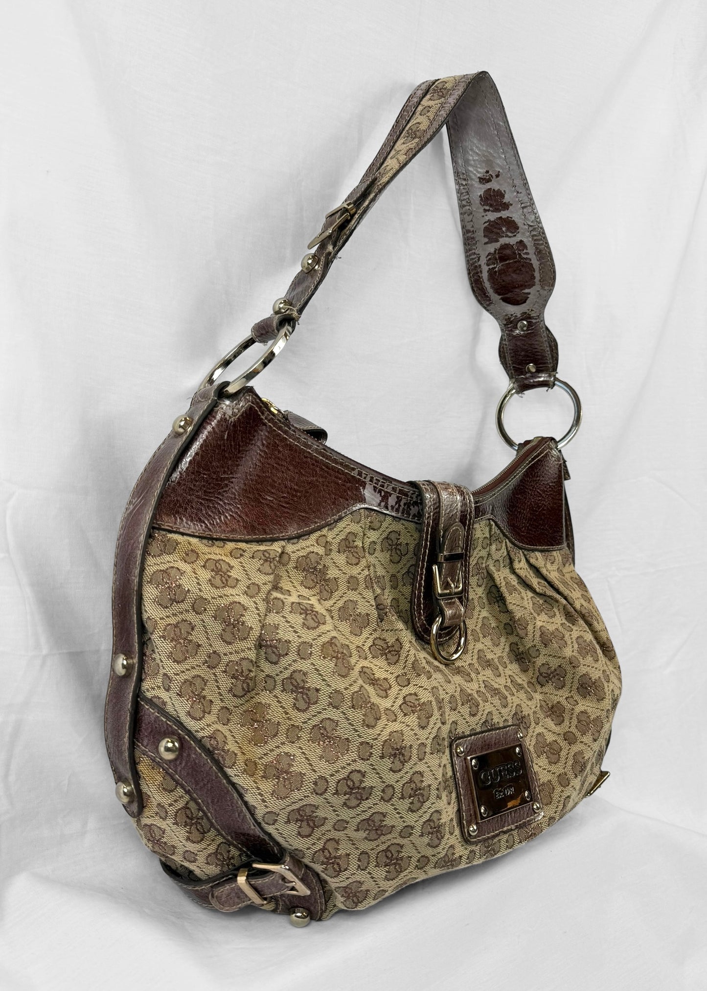 Vintage Guess Shoulderbag in Brown monogram