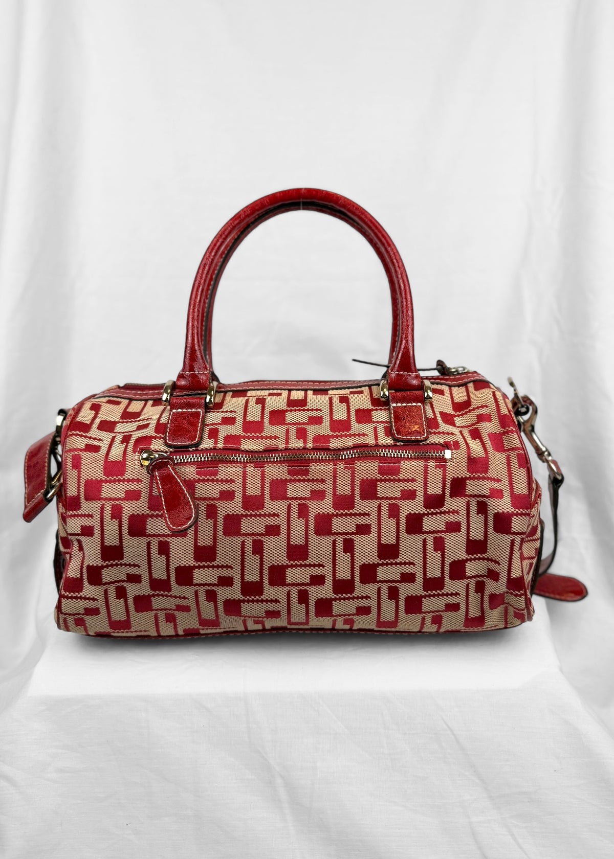 Vintage Guess 00´s Bag Studded in Red Silver Monogram