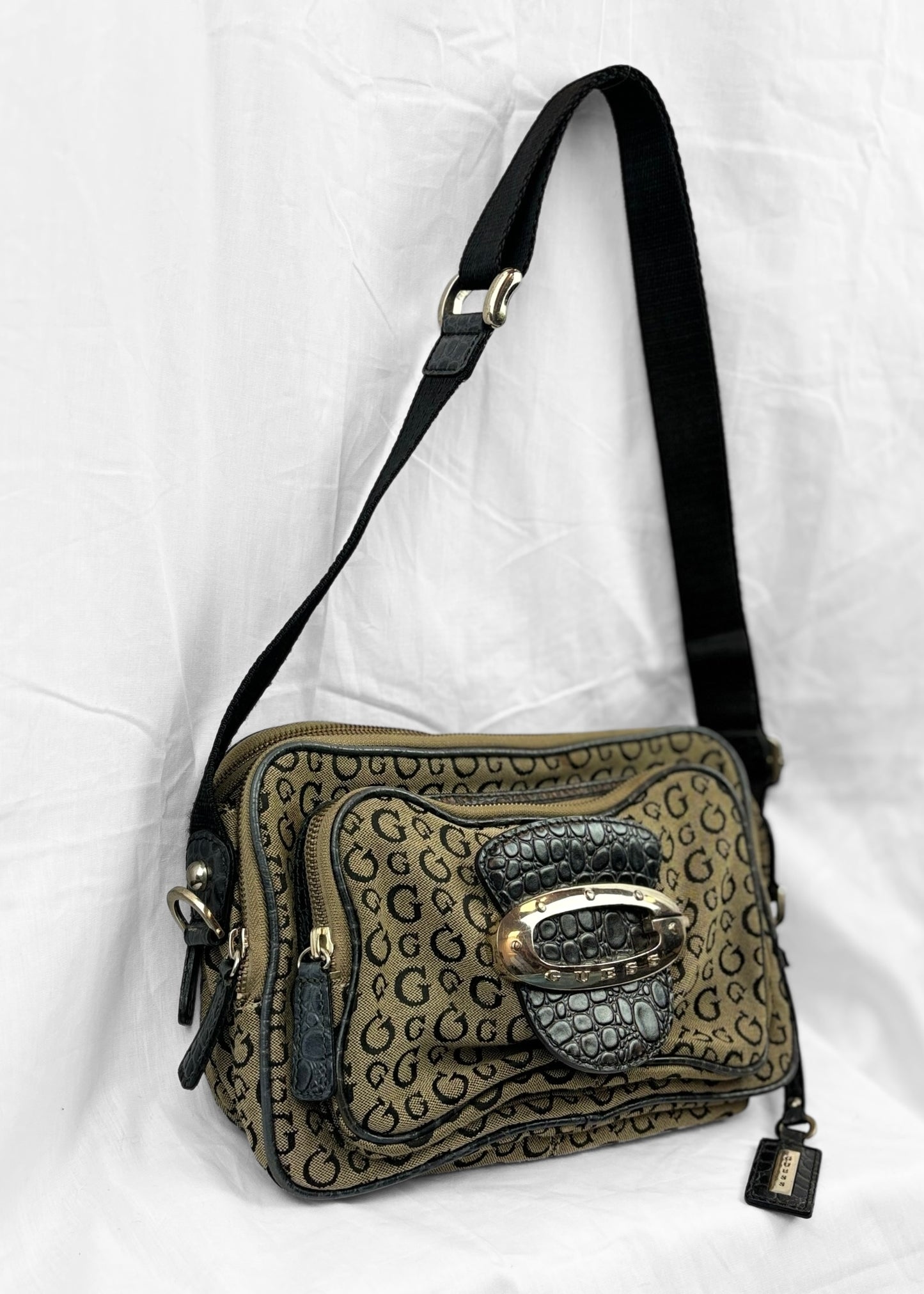Vintage Guess Crossbody/Shoulder Bag