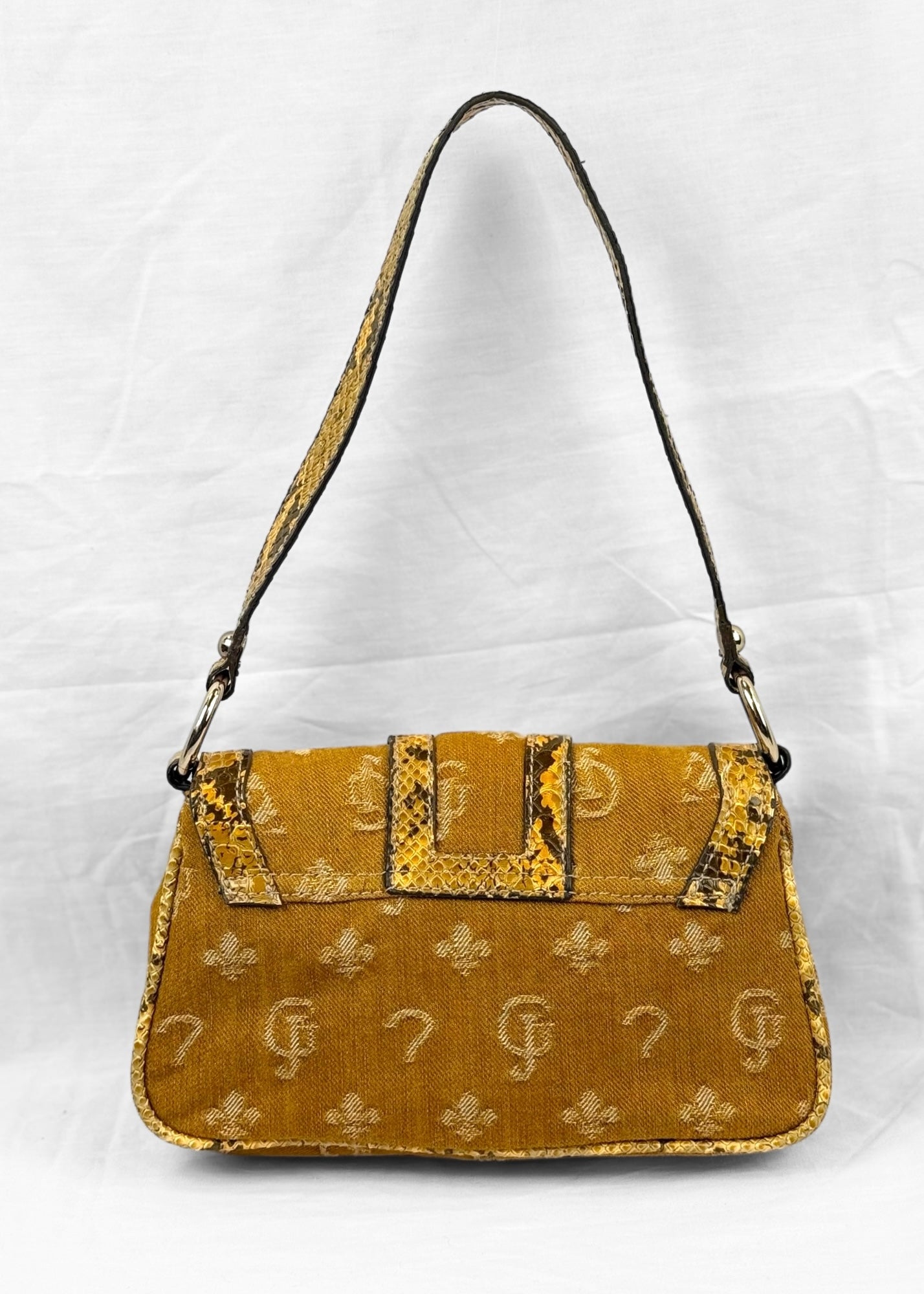 Ultra Rare Vintage Guess Bag