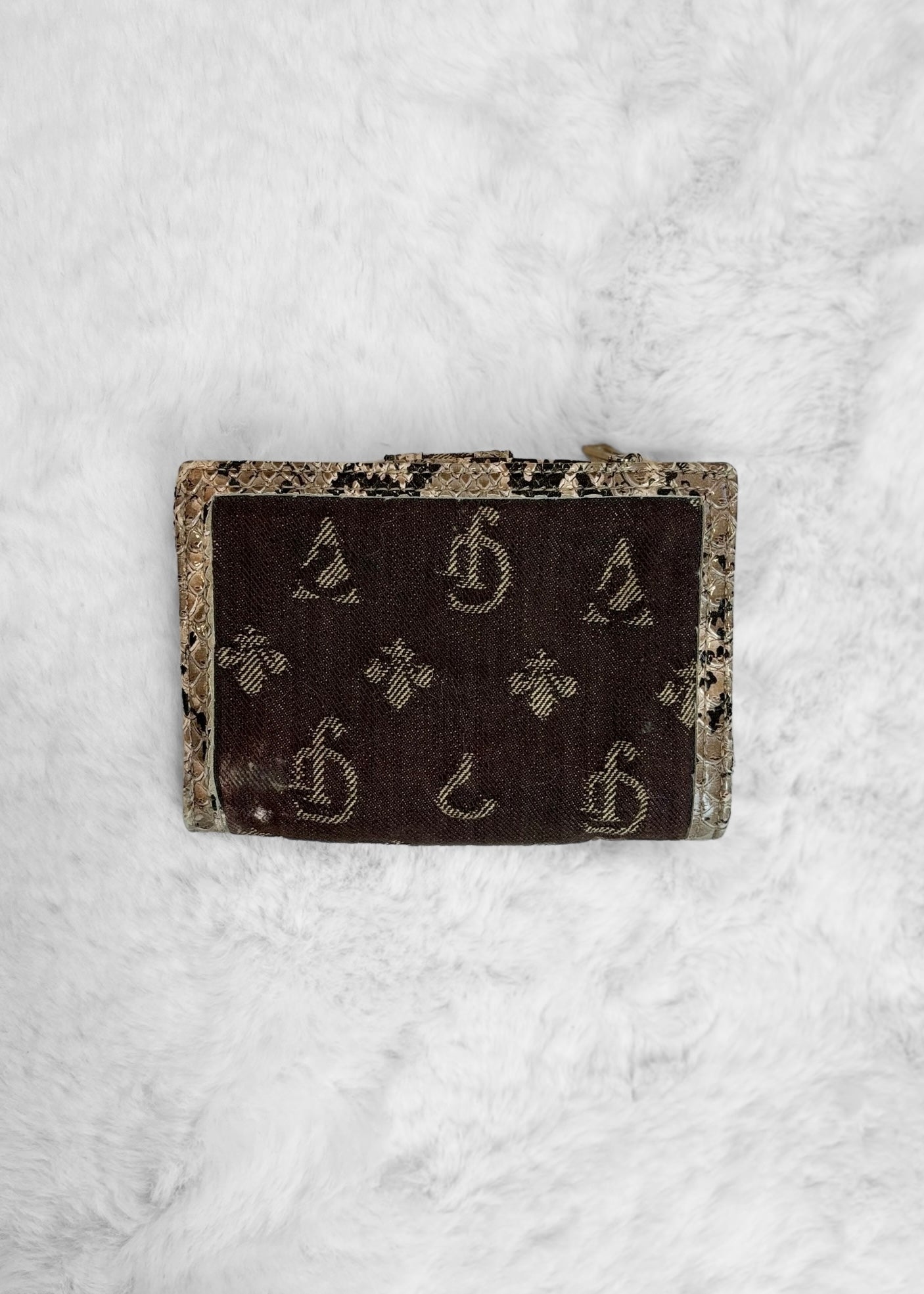 Vintage Guess Wallet