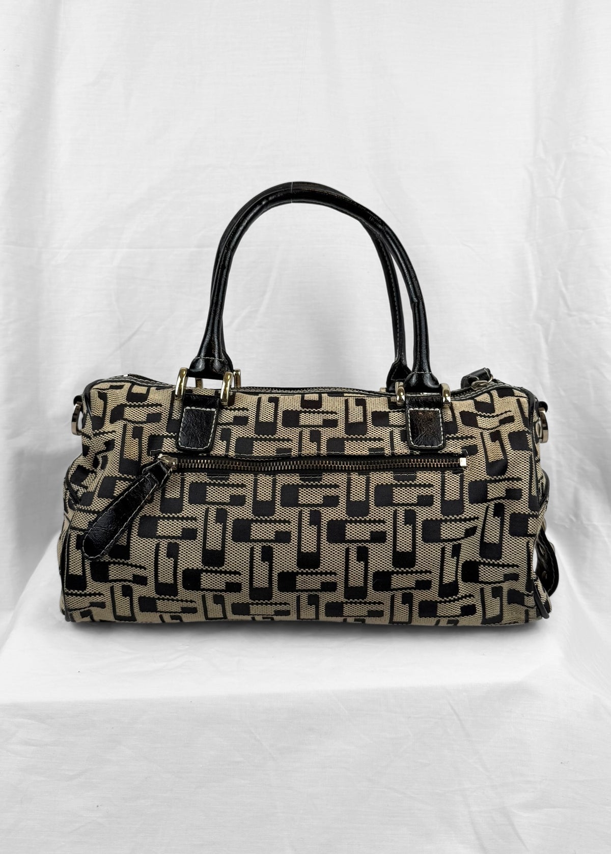 Vintage Guess 00´s Bag Studded in Black Beige Monogram