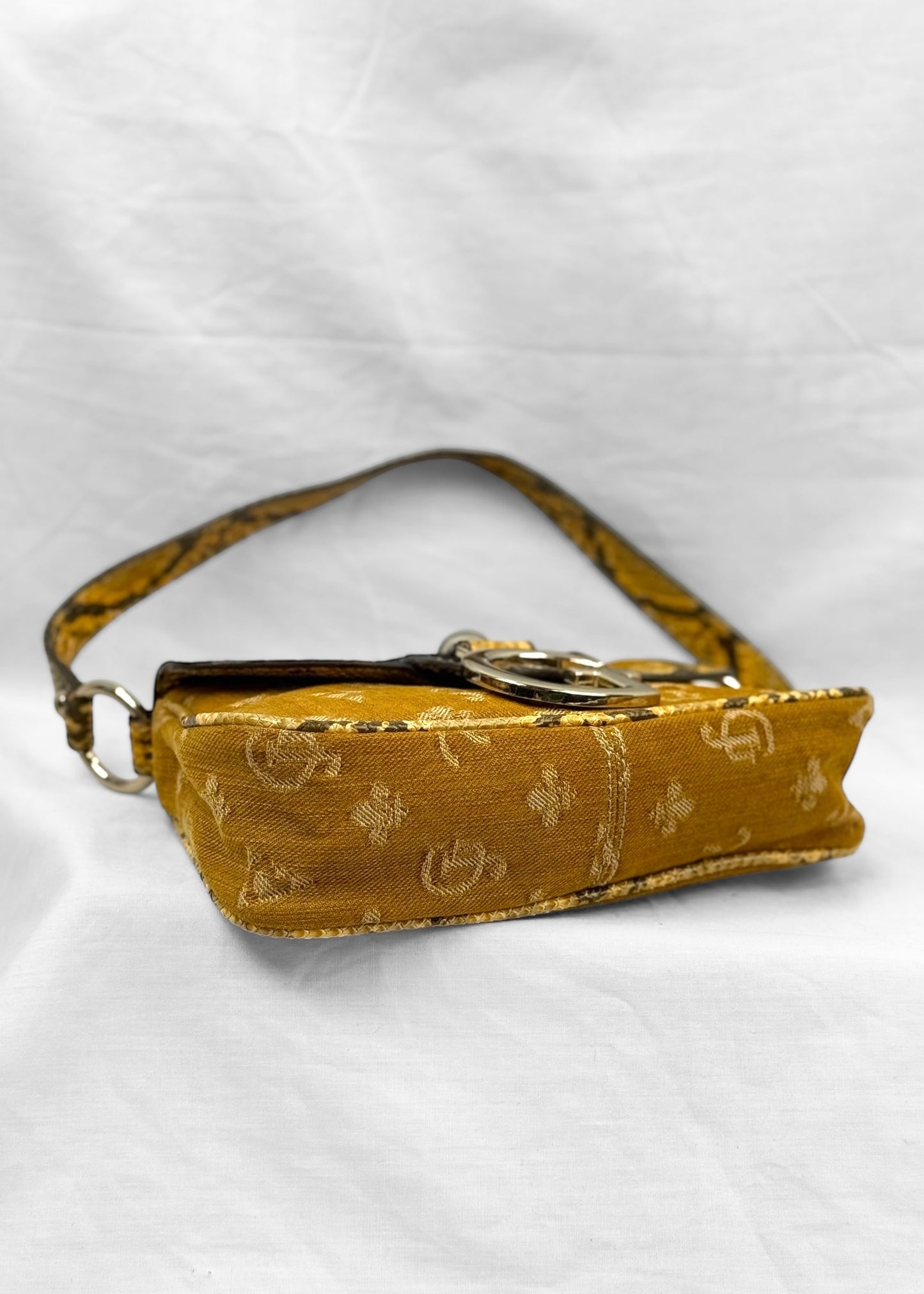 Ultra Rare Vintage Guess Bag