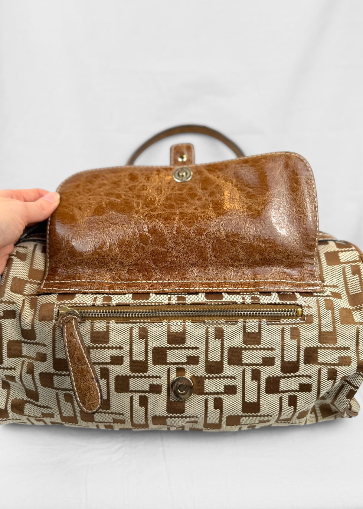 Vintage Guess 00´s Bag Studded in Brown Silver Monogram