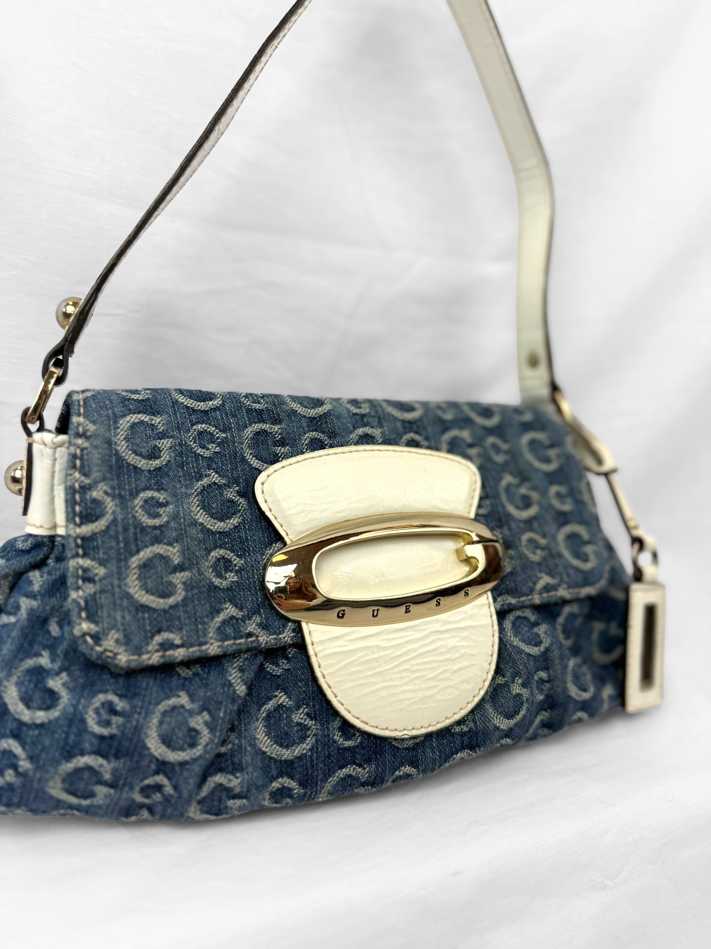 Rare Vintage Guess Shoulderbag in Denim Cream