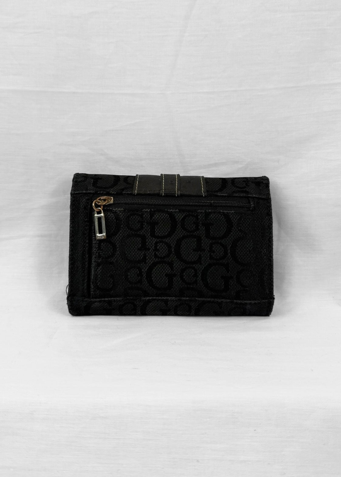 Vintage Guess Wallet in Black and Silver