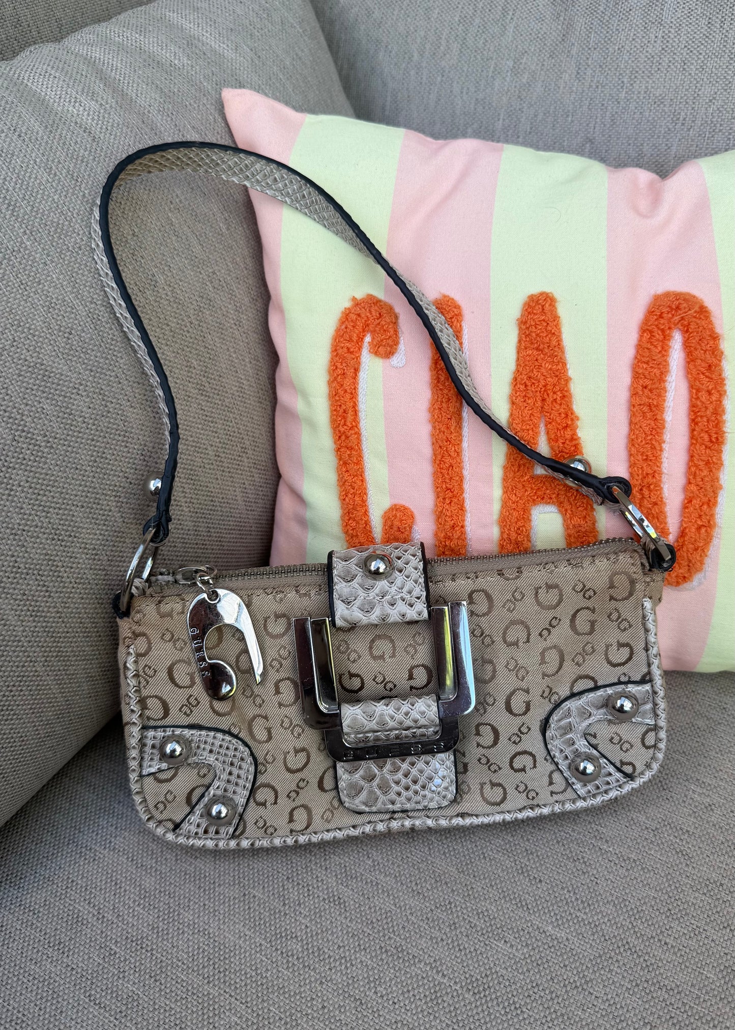 Vintage Guess Small Shoulderbag in Light Brown