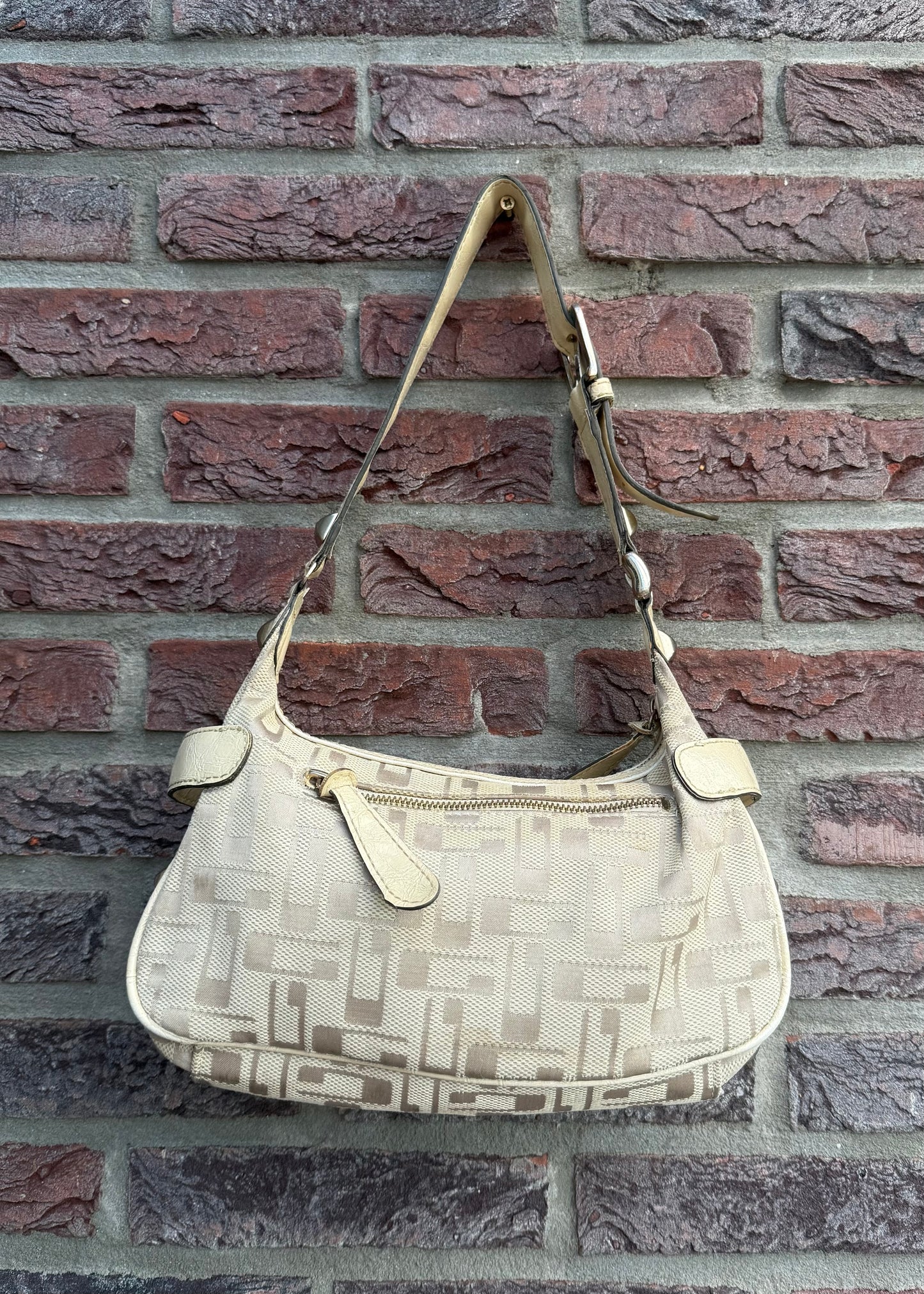 Vintage Guess Bag in Cream and Studs