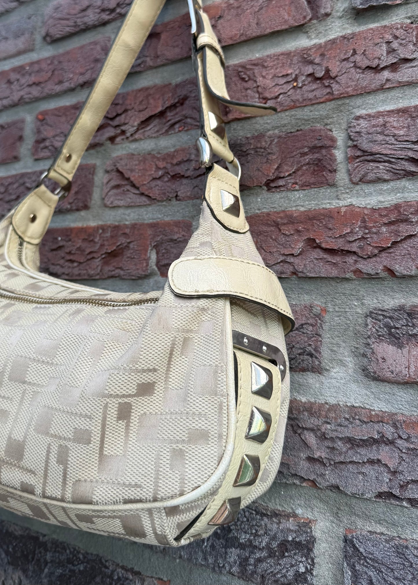 Vintage Guess Bag in Cream and Studs