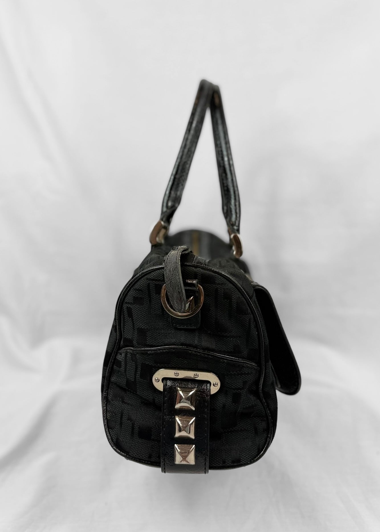 Vintage Guess 00´s Bag Studded in Black Monogram