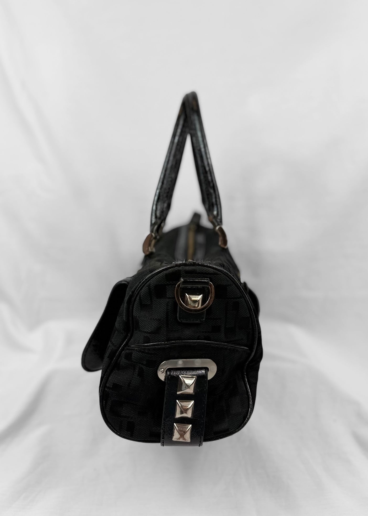Vintage Guess 00´s Bag Studded in Black Monogram