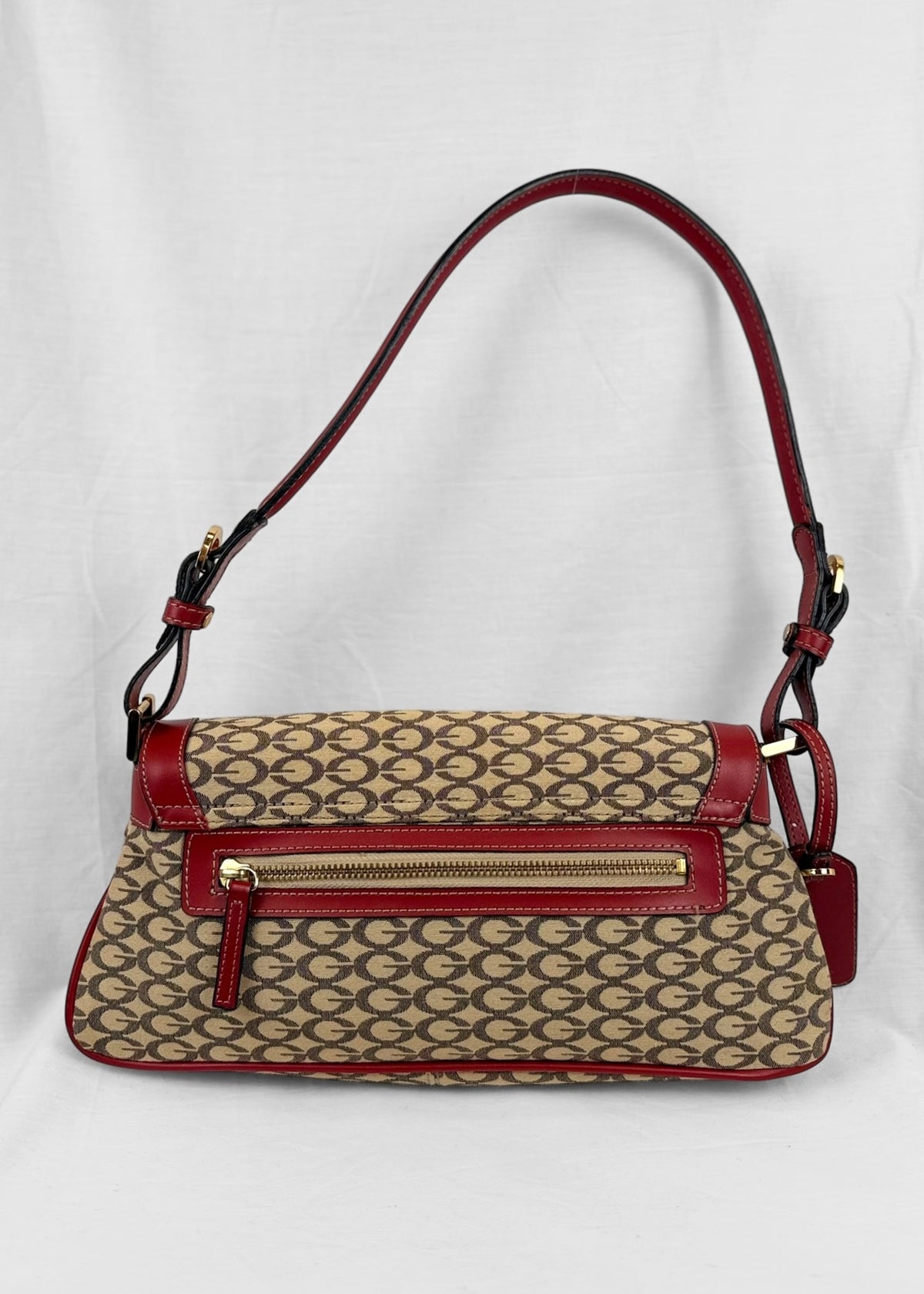 Vintage Guess Shoulderbag in Red Monogram