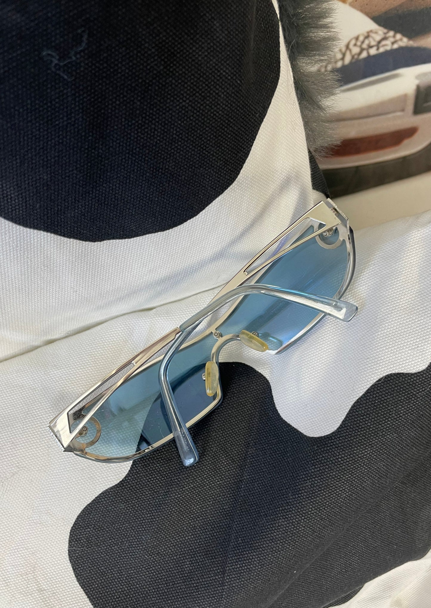 VINTAGE Y2K SUNGLASSES