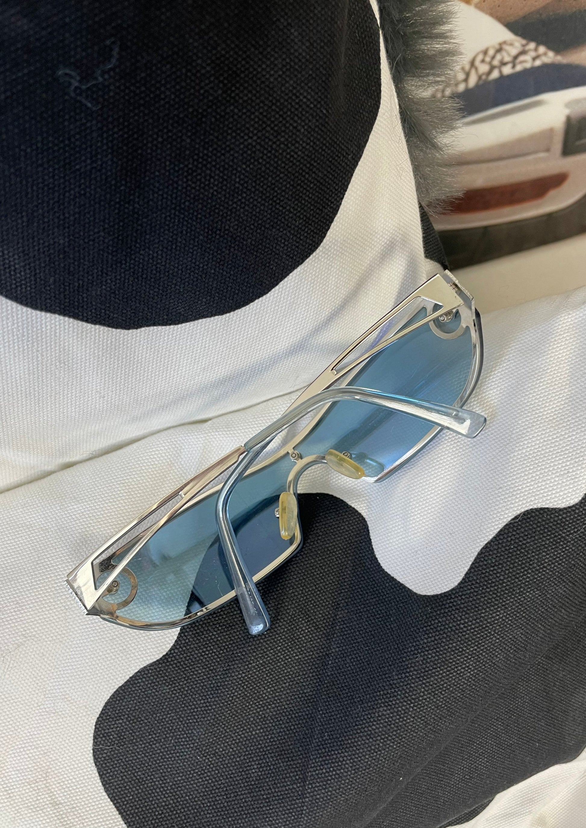 VINTAGE Y2K SUNGLASSES