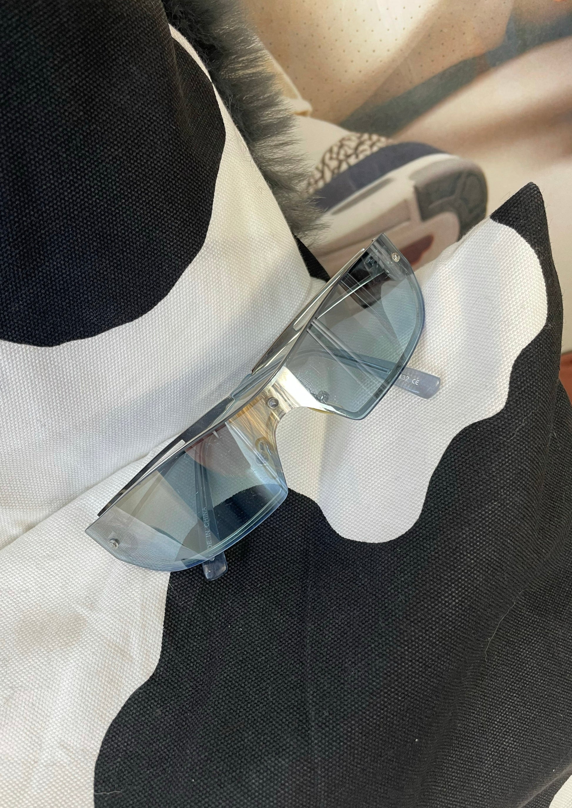 VINTAGE Y2K SUNGLASSES