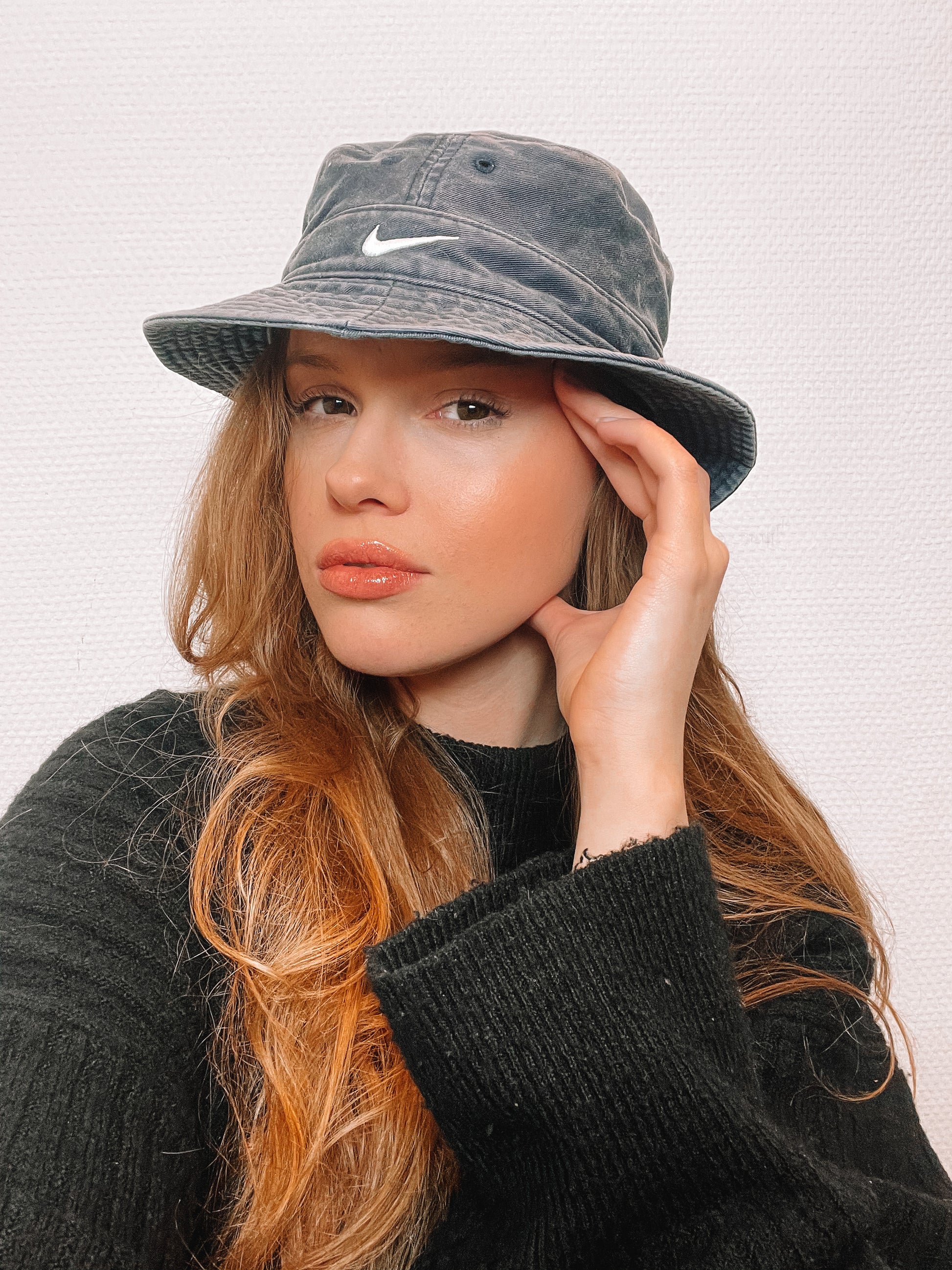 VINTAGE NIKE BUCKET HAT