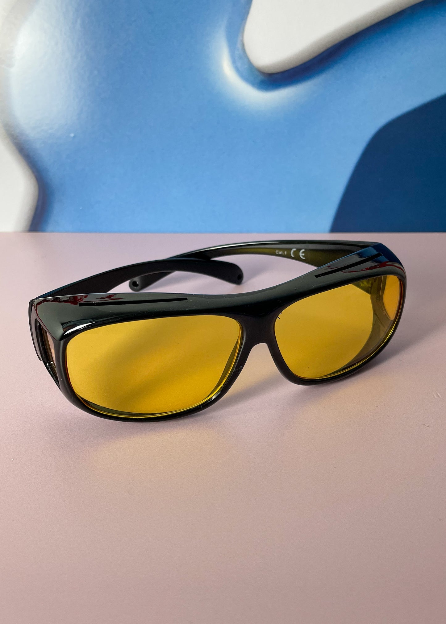 Trendy Retro Sunnies