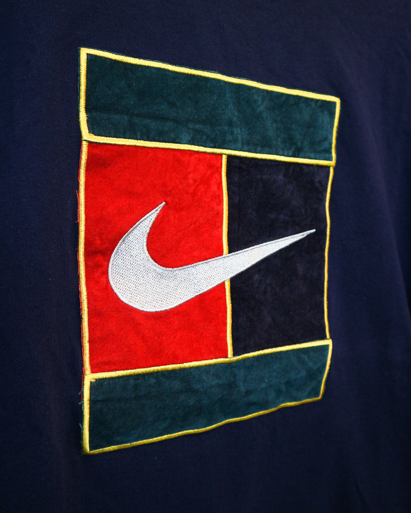RARE Nike t-shirt L – Thrift On Store